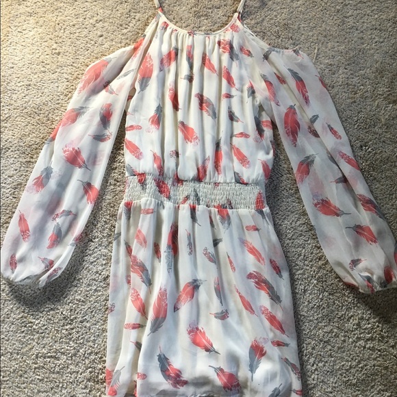 Cold shoulder feather dress - Picture 7 of 7